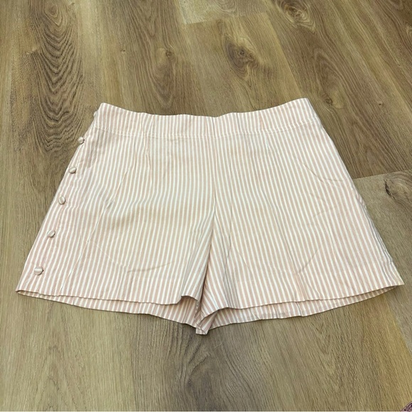 Club Monaco Pants - Club Monaco Pink Seersucker High Waisted Shorts size 6